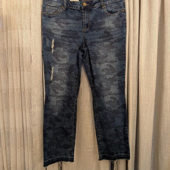 Women's Blue Camo Jeans - Picture 2 of 6